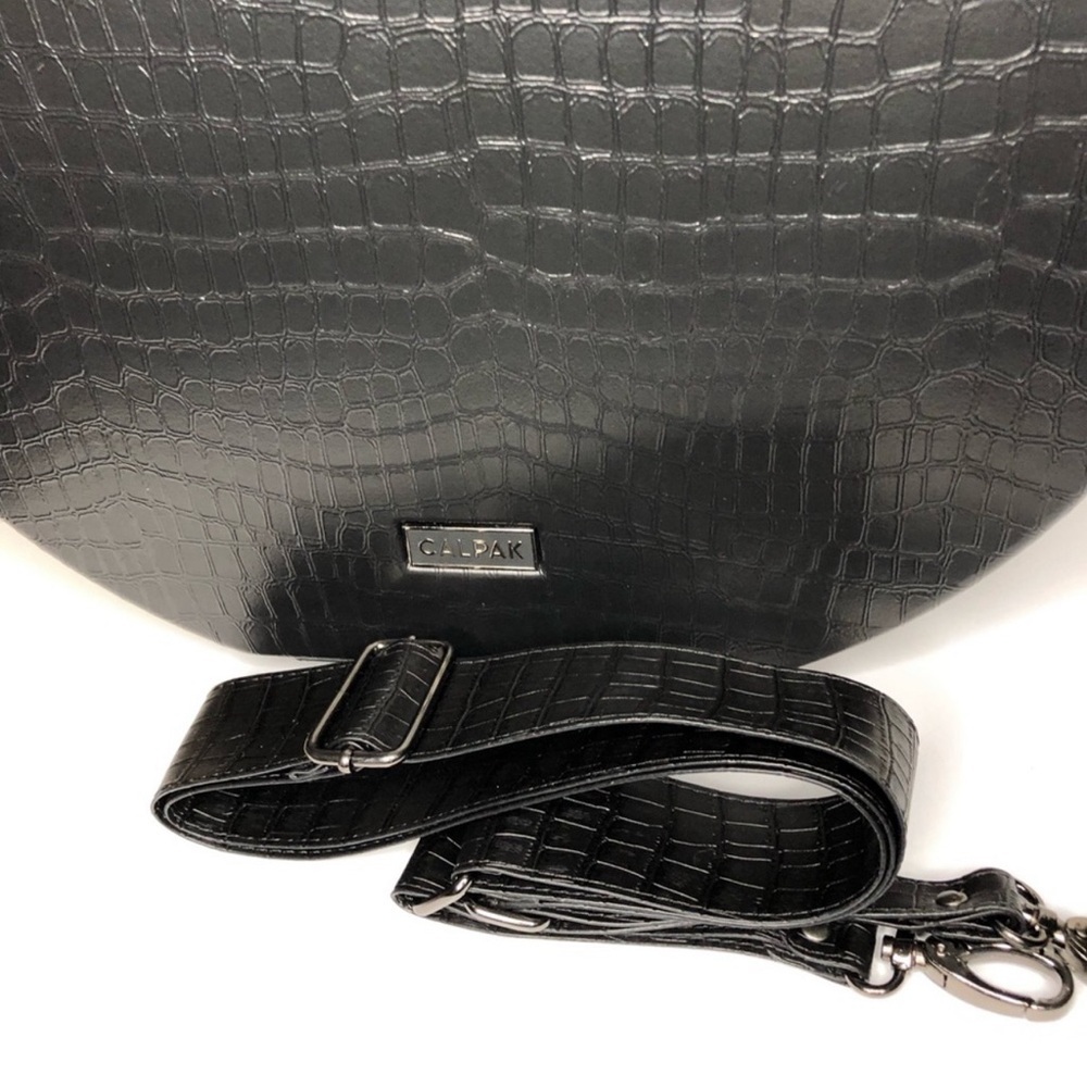 NWT Black Calpak Travel Hat box in Black Faux Croc🖤🖤 - Picture 2 of 6